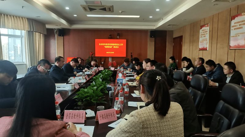 叉车培训加盟，如何选择靠谱机构？**